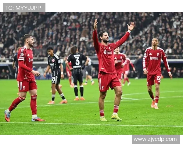 足球明星在10月22日的精彩表现与赛场背后的故事揭秘